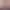 Ein Mann richtet eine Brille auf seinem Gesicht mit einem überraschten Ausdruck